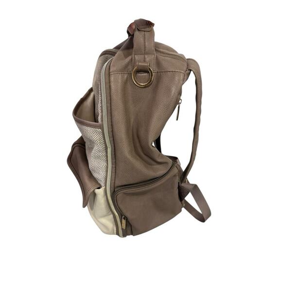 Itzy Ritzy Boss Plus Diaper Bag Vanilla Latte Faux Leather READ main image 11